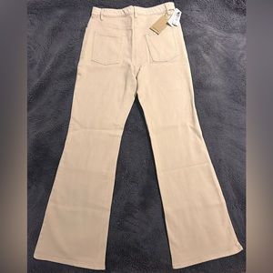 NWT Aritzia (Wilfred Free) HighRise TwoStep Pant - Available in Black and Cream